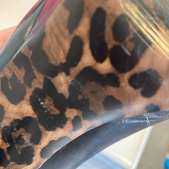 Guess Pumps - Picture 4 of 4